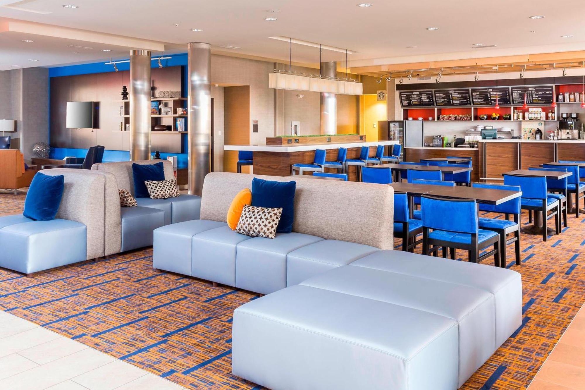 Hotel Courtyard By Marriott Bismarck North Exterior foto