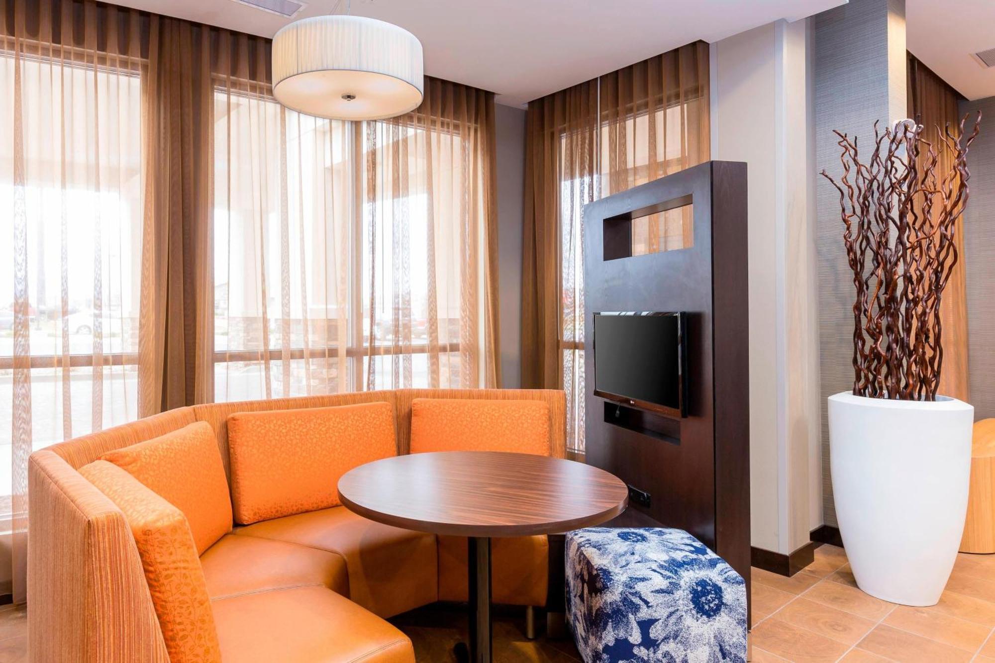 Hotel Courtyard By Marriott Bismarck North Exterior foto