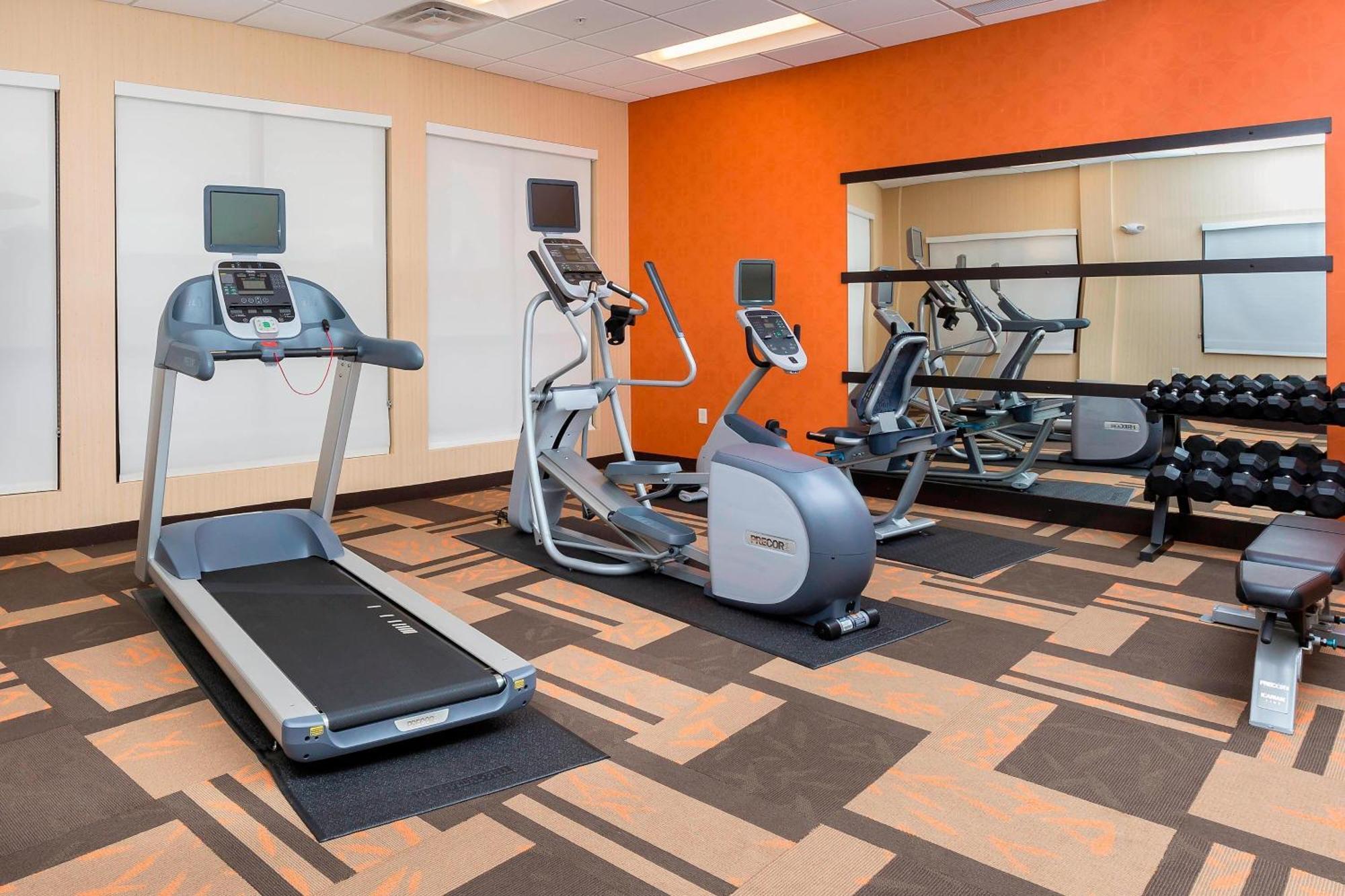 Hotel Courtyard By Marriott Bismarck North Exterior foto