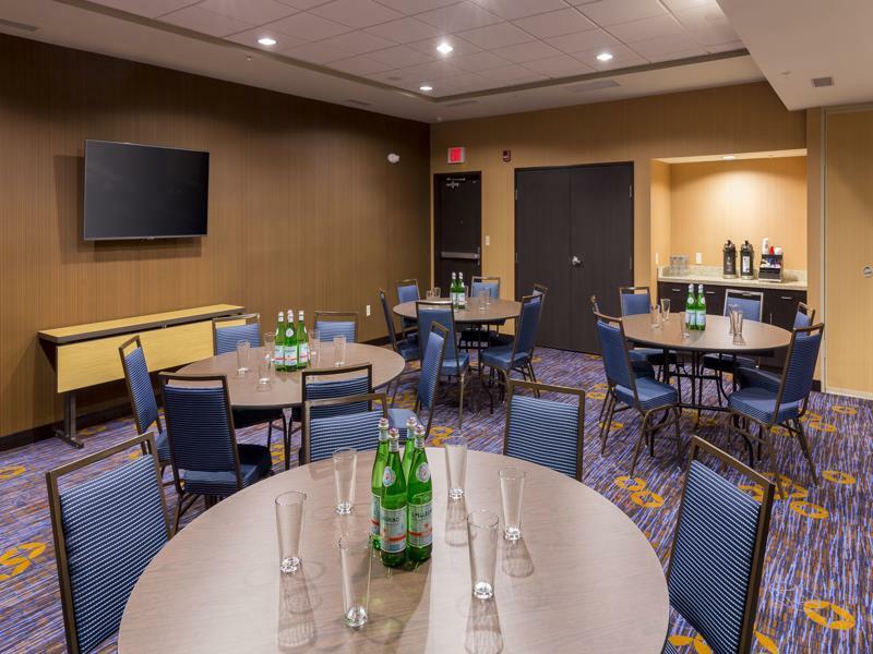 Hotel Courtyard By Marriott Bismarck North Exterior foto
